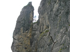 Kalk-Felsnadel beim Einstieg des Klettersteig Pinut oberhalb Fidaz (Flims)