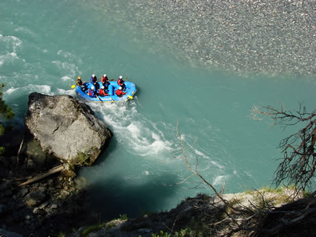 Rheinschlucht (Ruinaulta): River Rafting bei der Halbinsel Chrummwag