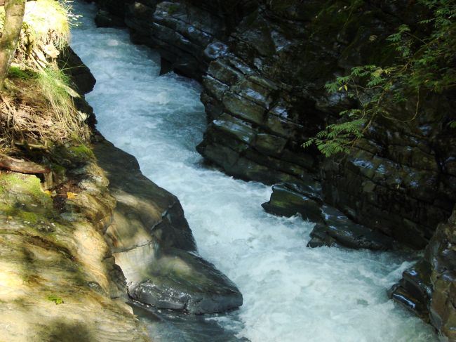 Felsbachschlucht Nhe Crestasee